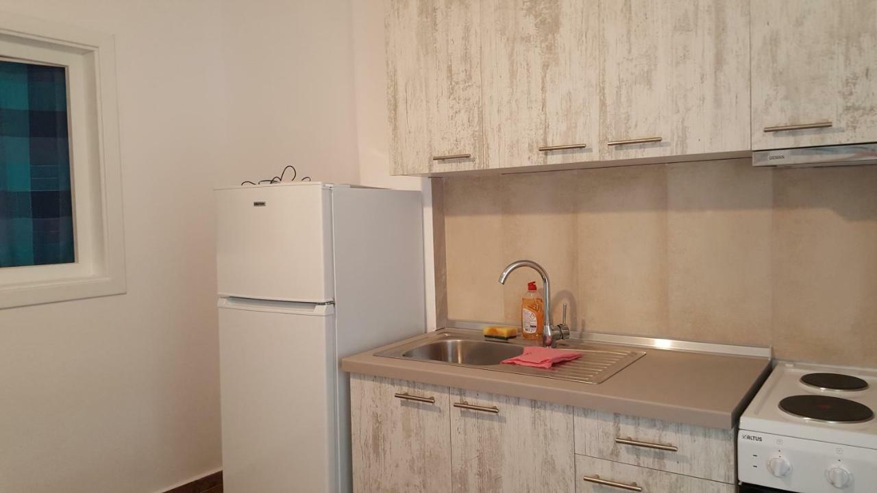 Maria Apartments ネア・カルヴァリ エクステリア 写真