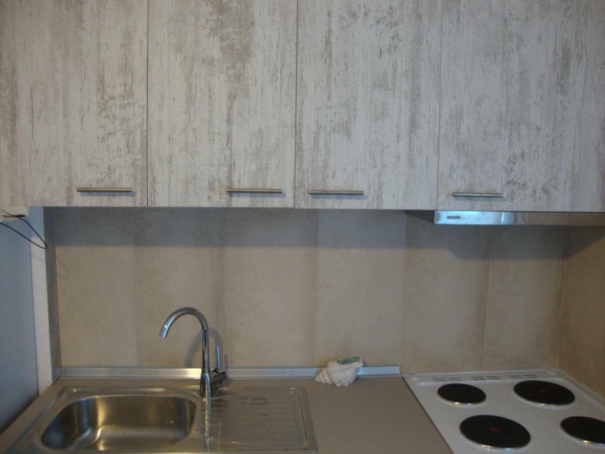 Maria Apartments ネア・カルヴァリ エクステリア 写真